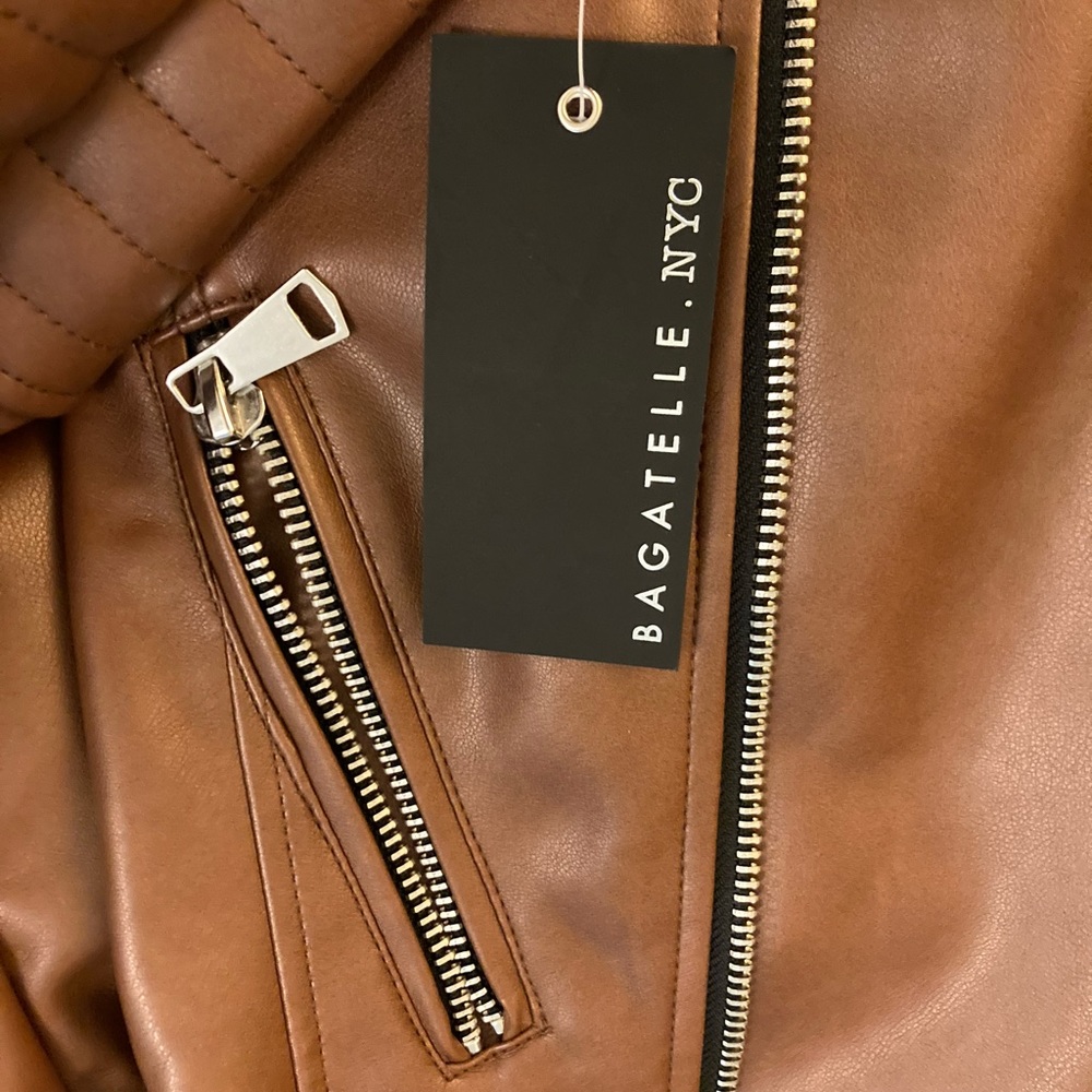 NWT π Bagatelle soft vegan tan leather M - Picture 9 of 13